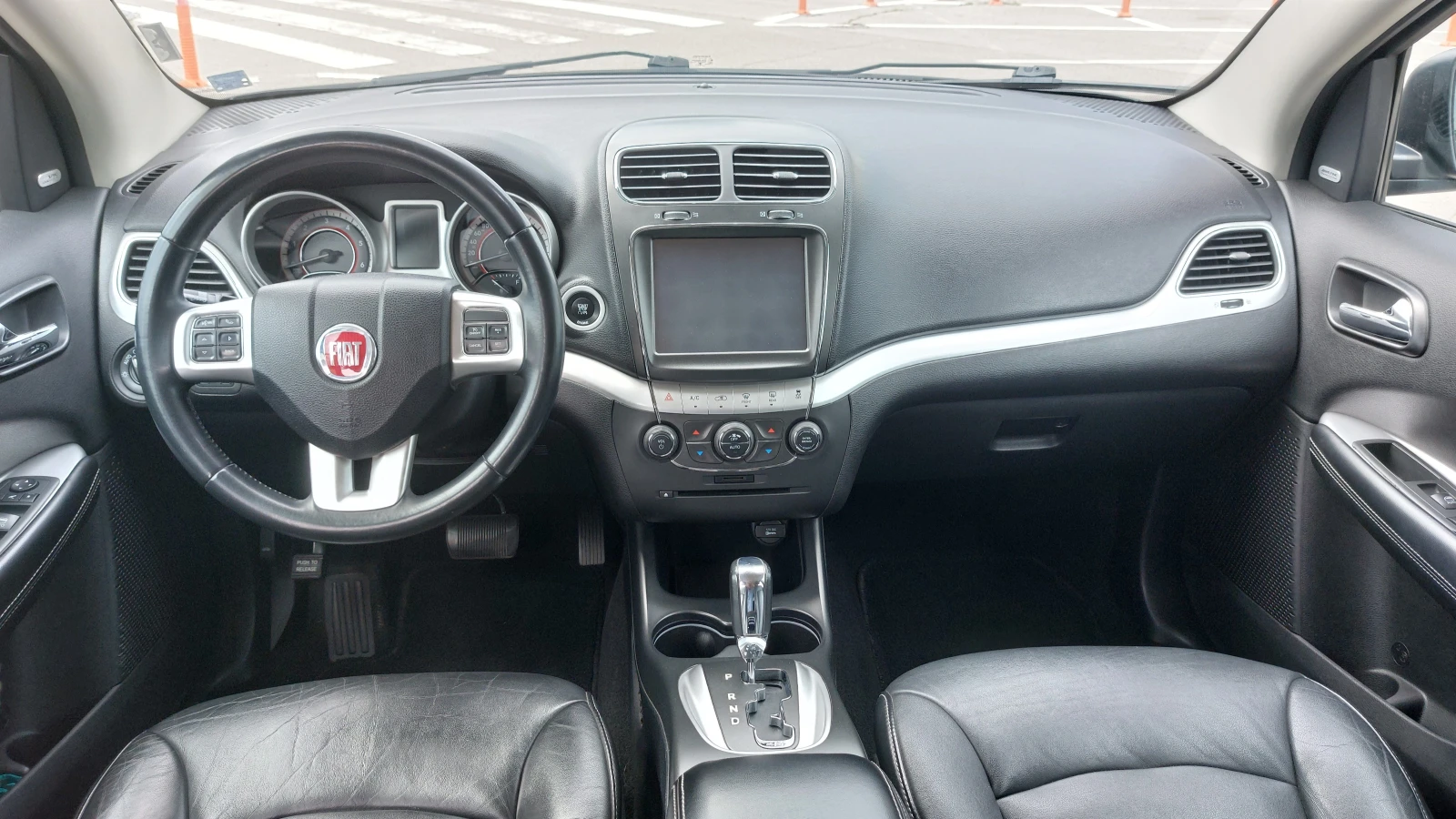 Fiat Freemont Lounge 2.0dMjet 6ск. 4x4 Camera Navi Keyless 7мес., снимка 11 - Автомобили и джипове - 54824639