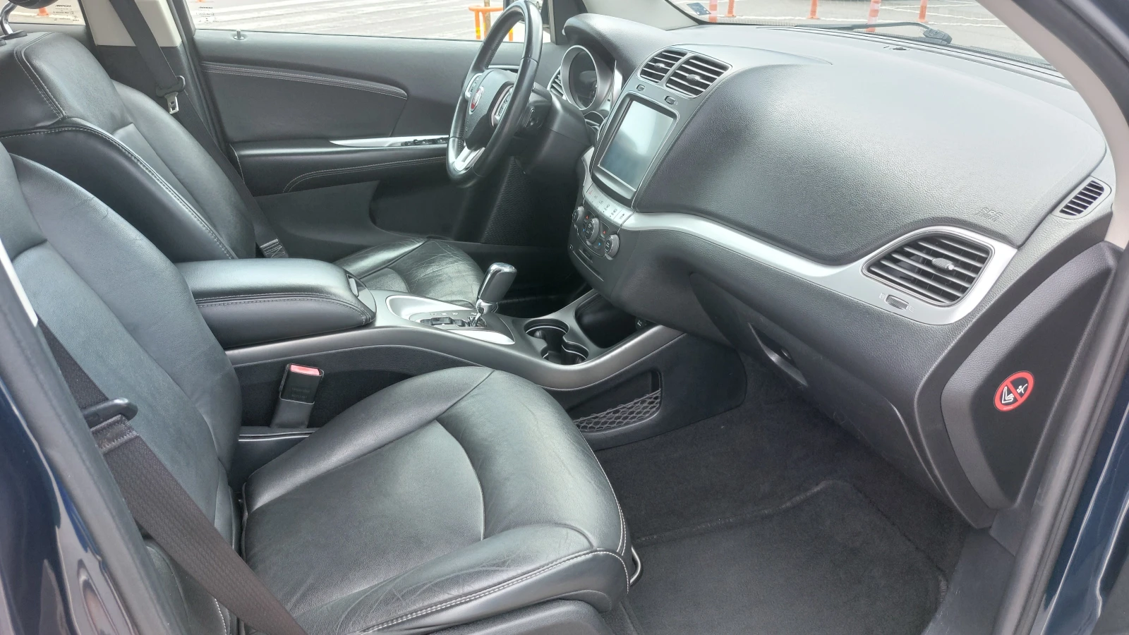 Fiat Freemont Lounge 2.0dMjet 6ск. 4x4 Camera Navi Keyless 7мес., снимка 13 - Автомобили и джипове - 54824639