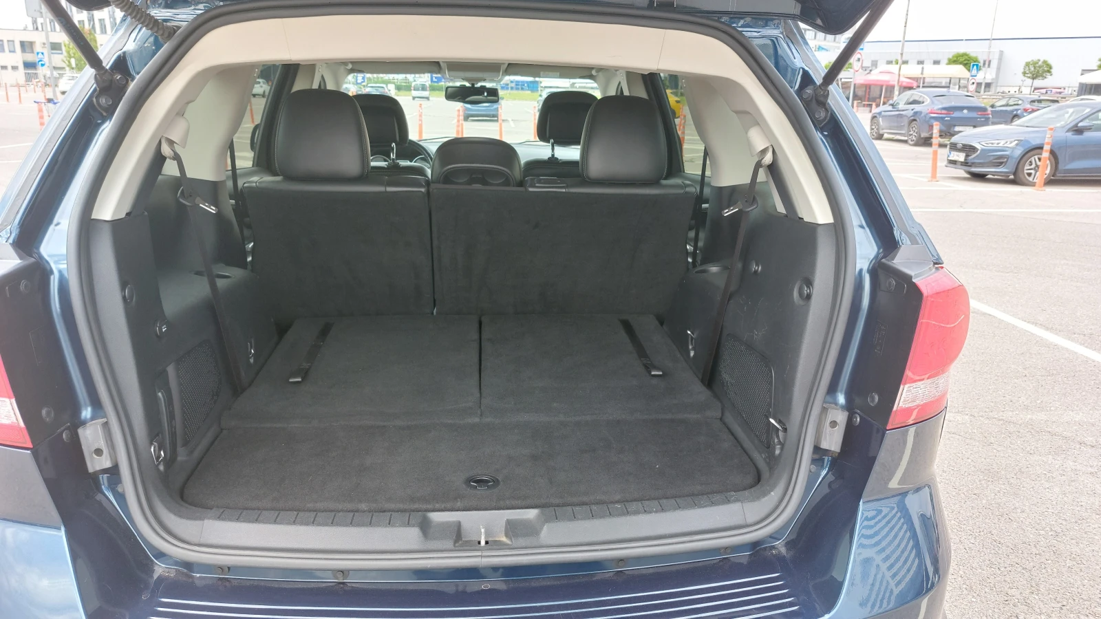 Fiat Freemont Lounge 2.0dMjet 6ск. 4x4 Camera Navi Keyless 7мес., снимка 16 - Автомобили и джипове - 54824639