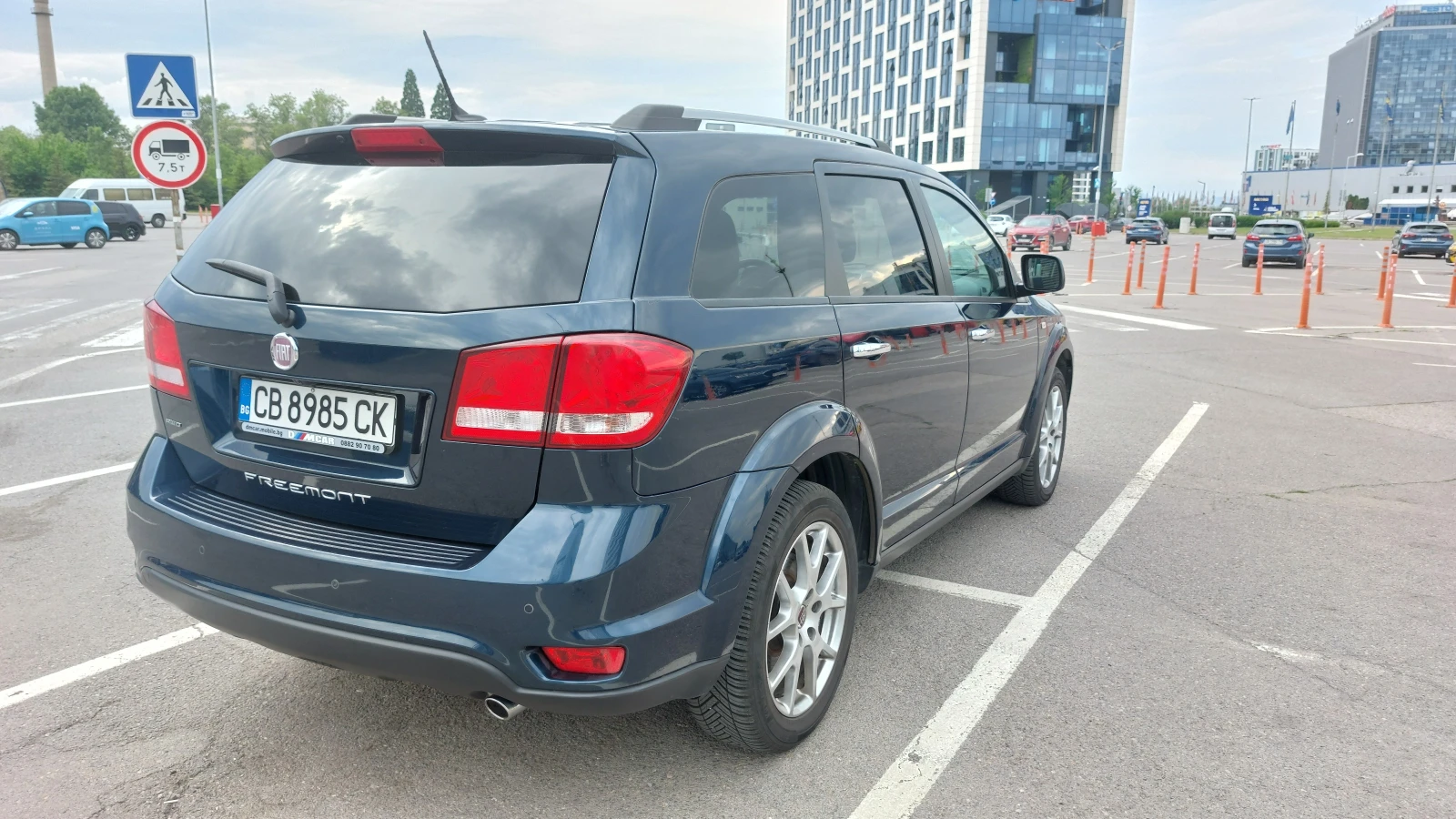 Fiat Freemont Lounge 2.0dMjet 6ск. 4x4 Camera Navi Keyless 7мес., снимка 7 - Автомобили и джипове - 54824639