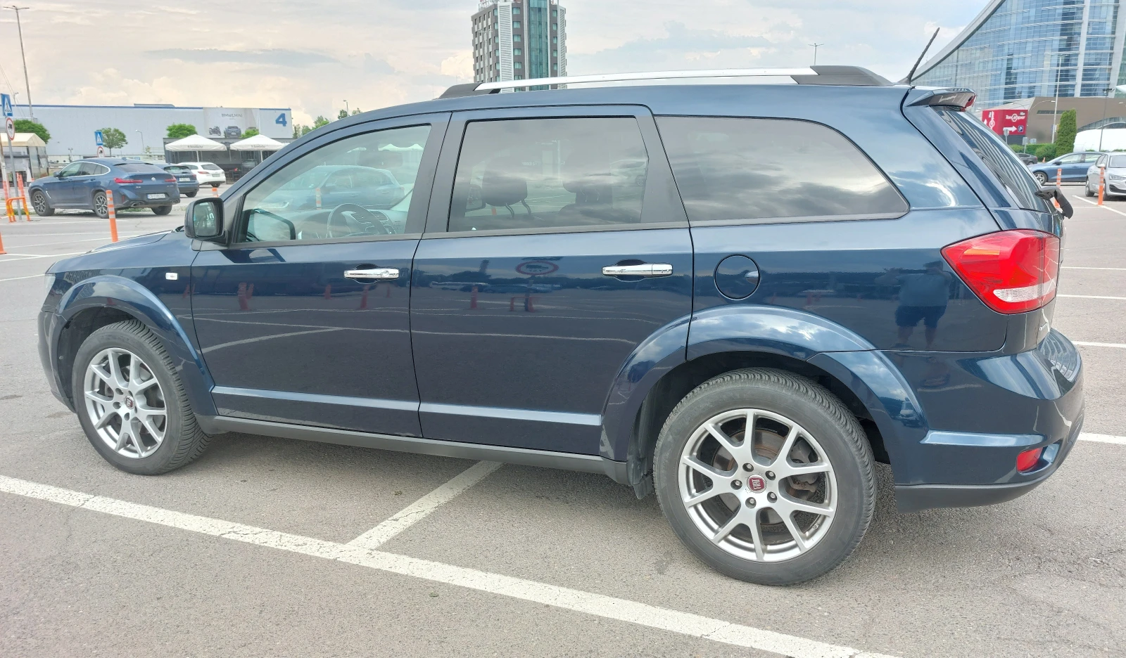Fiat Freemont Lounge 2.0d Mjet 170 4x4 Camera Navi Keyless 7мес., снимка 5 - Автомобили и джипове - 55126439