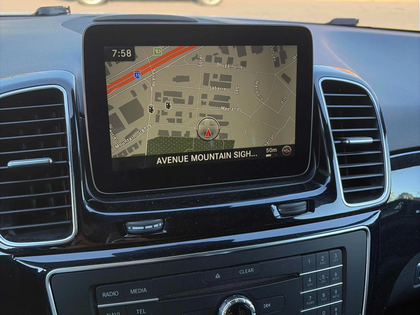 Mercedes-Benz GLE 500 GLE550e* HARMAN KARDON* KEYLESS* ПОДГРЕВ* , снимка 8 - Автомобили и джипове - 55039166