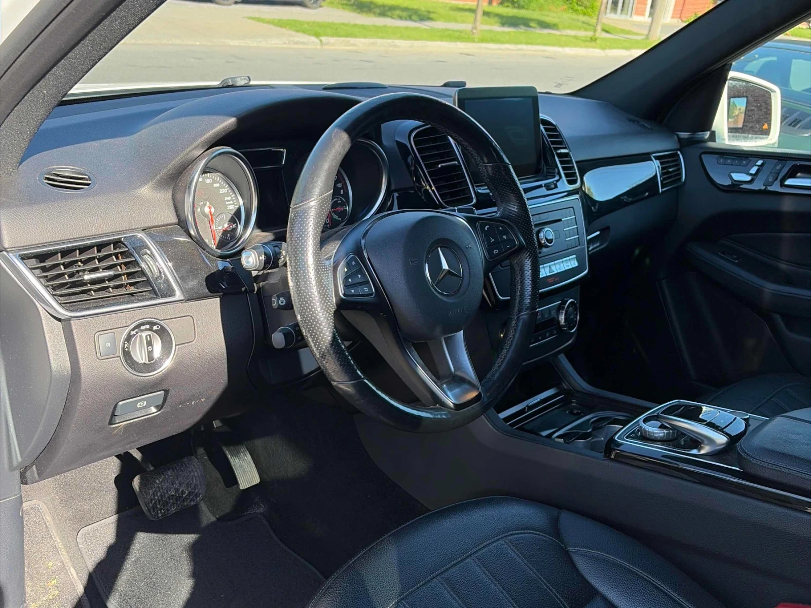 Mercedes-Benz GLE 500 GLE550e* HARMAN KARDON* KEYLESS* ПОДГРЕВ* , снимка 6 - Автомобили и джипове - 55039166