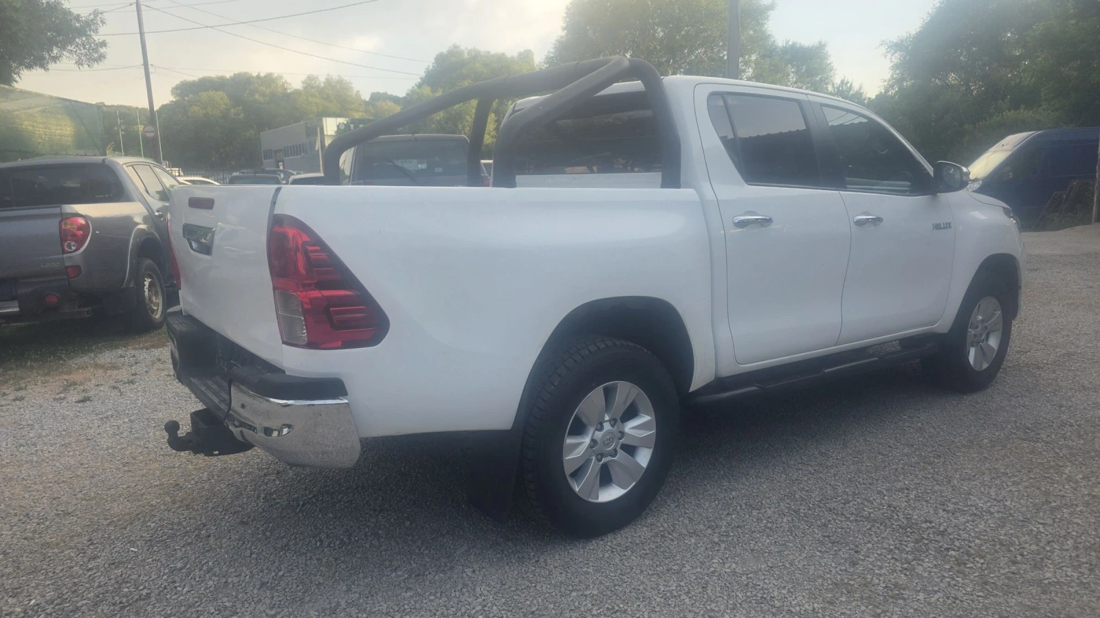 Toyota Hilux 2.4d4d 150k.s., снимка 3 - Автомобили и джипове - 55094205