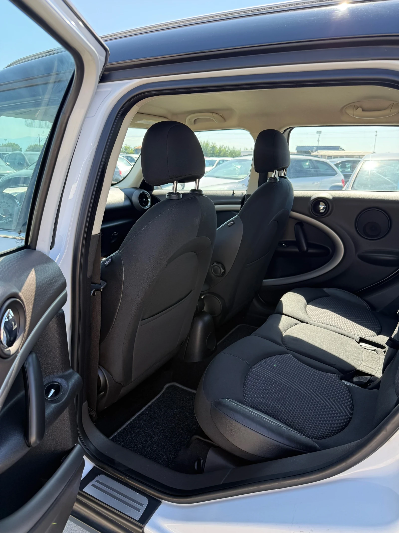 Mini Countryman 1.6D, снимка 8 - Автомобили и джипове - 55472737