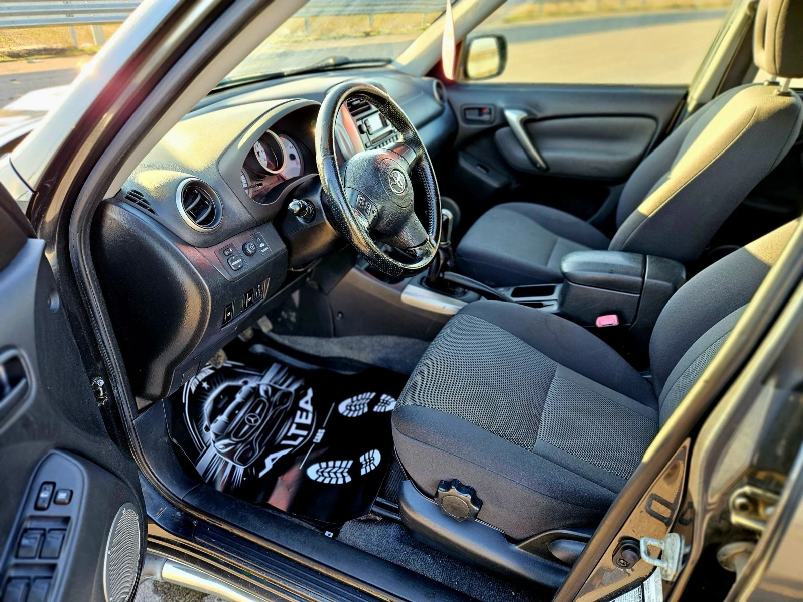 Toyota Rav4, снимка 8 - Автомобили и джипове - 55849634