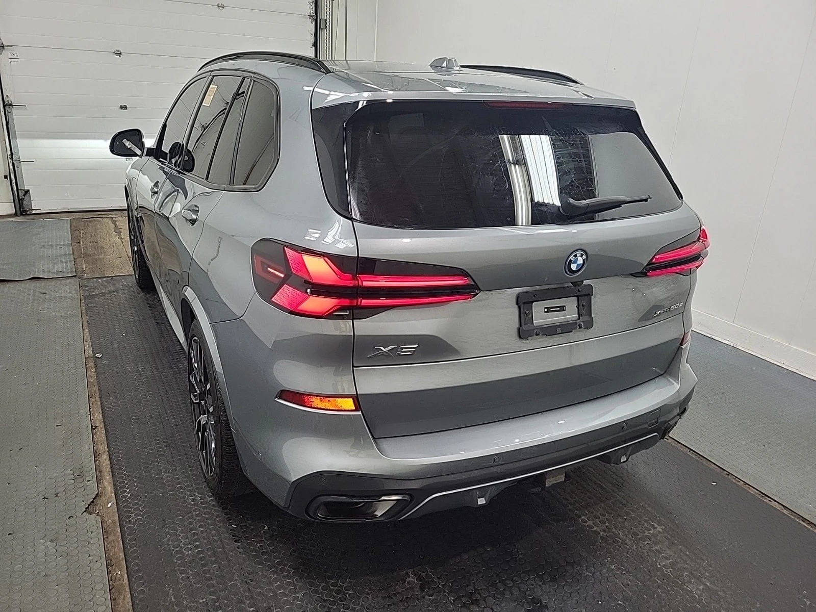 BMW X5 XDRIVE50E| M-ПАКЕТ| SKY LOUNGE| HAR/KAR| , снимка 4 - Автомобили и джипове - 56080764