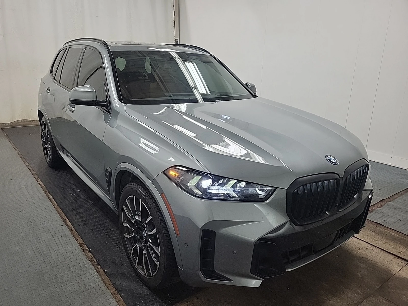 BMW X5 XDRIVE50E| M-ПАКЕТ| SKY LOUNGE| HAR/KAR| , снимка 2 - Автомобили и джипове - 56080764