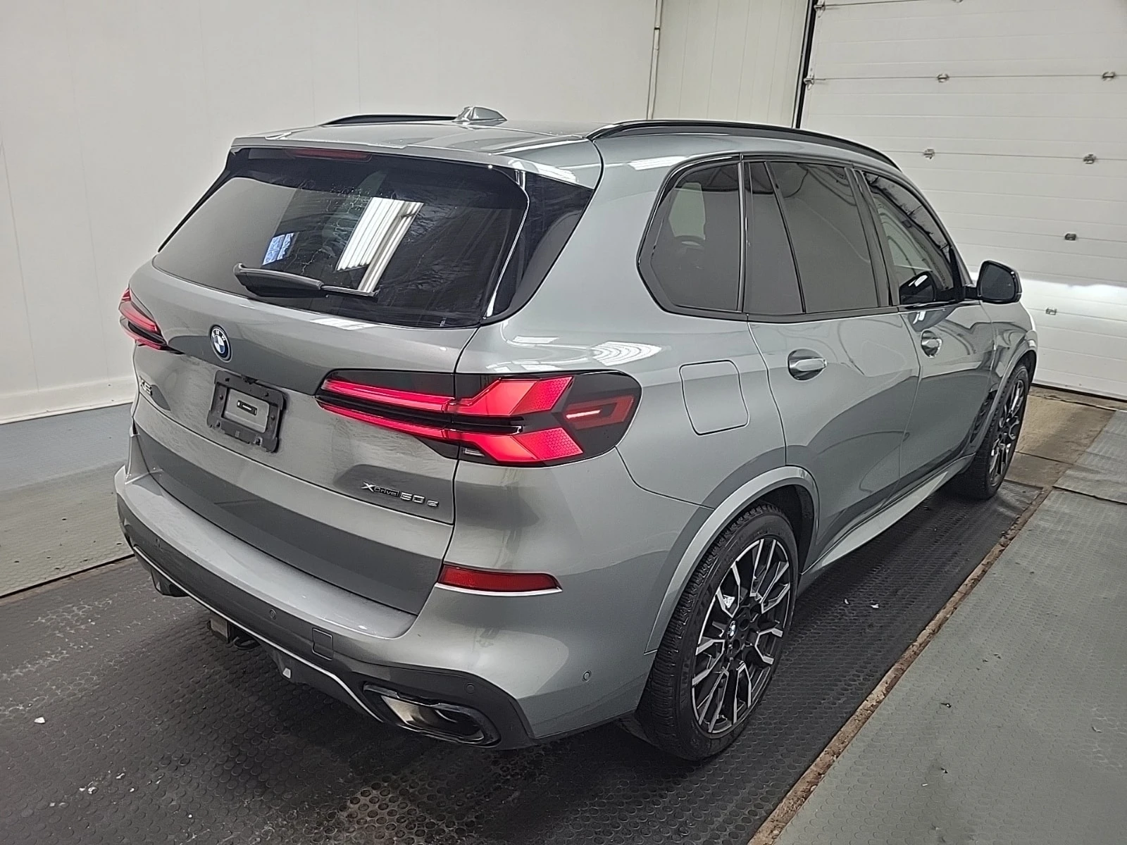 BMW X5 XDRIVE50E| M-ПАКЕТ| SKY LOUNGE| HAR/KAR| , снимка 3 - Автомобили и джипове - 56080764
