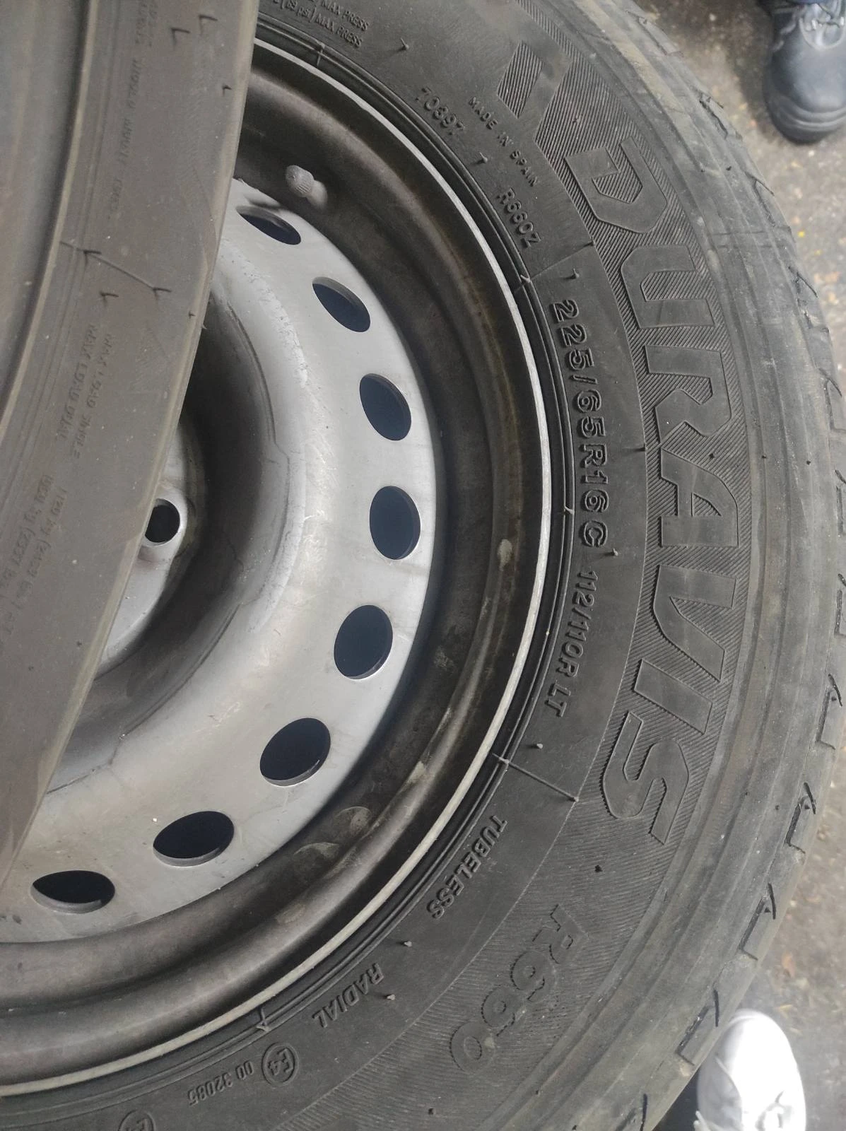 Гуми с джанти Bridgestone 225/65R16, снимка 5 - Гуми и джанти - 53864407