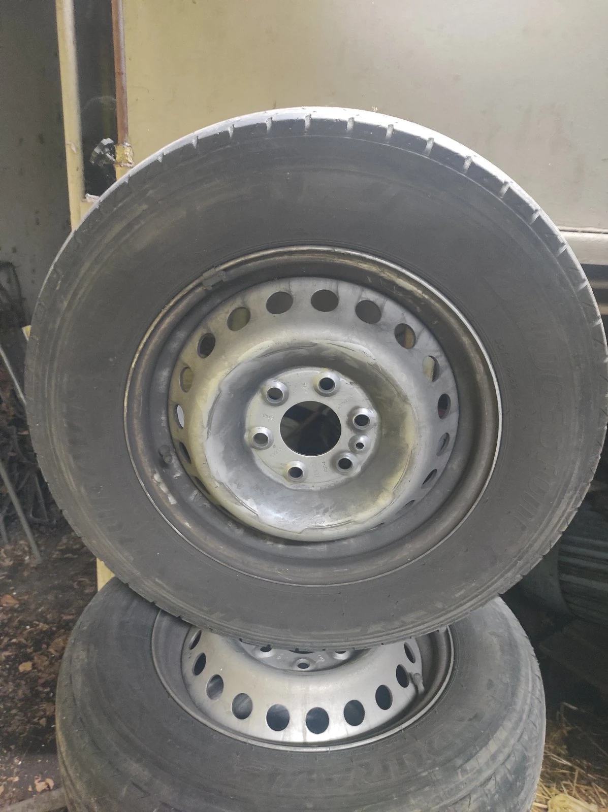 Гуми с джанти Bridgestone 225/65R16, снимка 2 - Гуми и джанти - 53864407