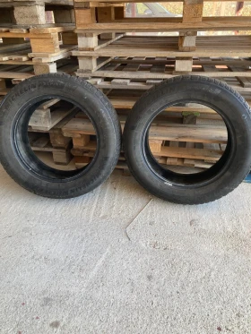 Гуми Зимни 205/60R16, снимка 1 - Гуми и джанти - 49502986