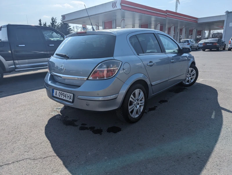 Opel Astra, снимка 4 - Автомобили и джипове - 47629346