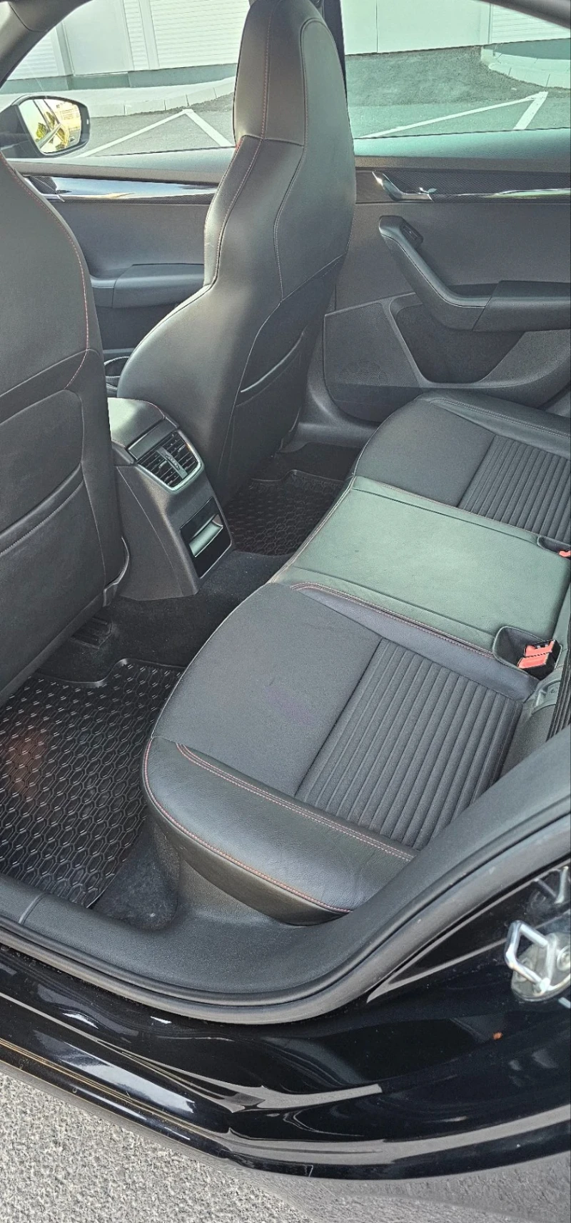 Skoda Octavia, снимка 12 - Автомобили и джипове - 52880768