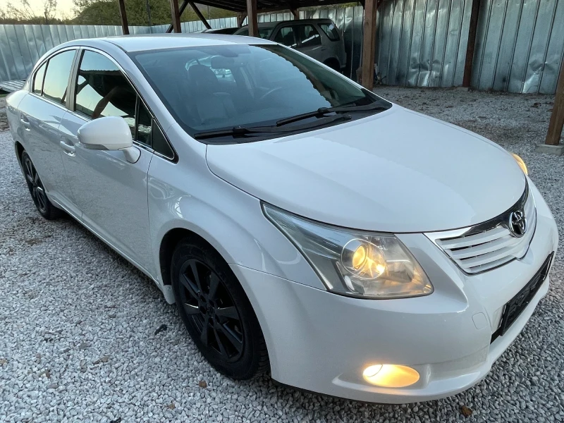 Toyota Avensis 2.2 D-4D, снимка 4 - Автомобили и джипове - 52717565