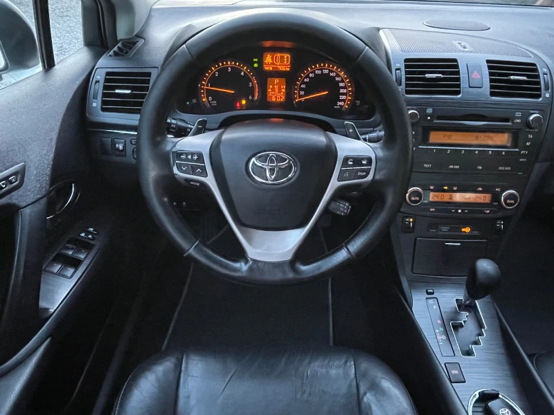 Toyota Avensis 2.2 D-4D, снимка 11 - Автомобили и джипове - 52717565