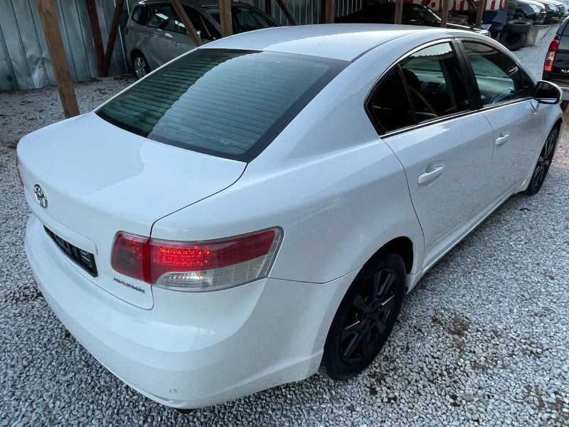 Toyota Avensis 2.2 D-4D, снимка 3 - Автомобили и джипове - 52717565