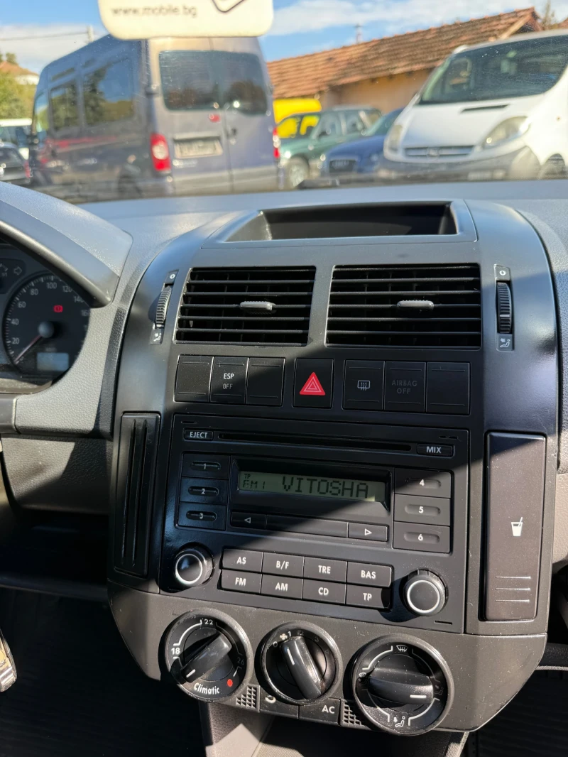 VW Polo 1.4 бенз 2006 година, снимка 13 - Автомобили и джипове - 52223295