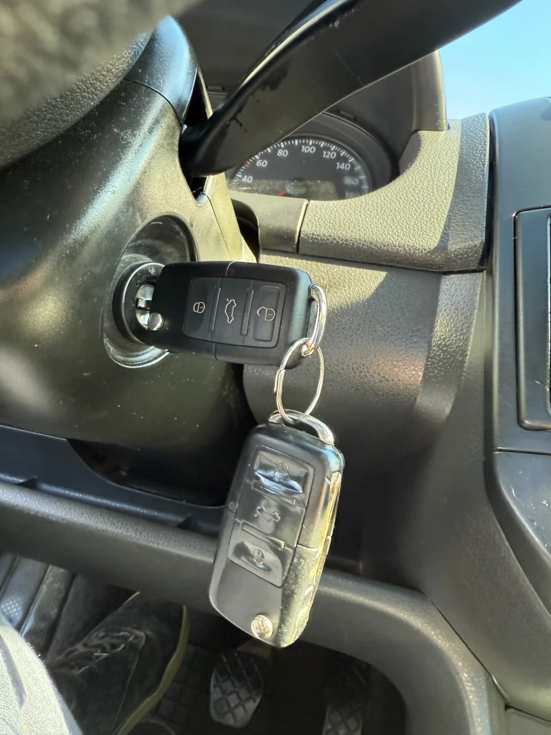 VW Polo 1.4 бенз 2006 година, снимка 16 - Автомобили и джипове - 52223295