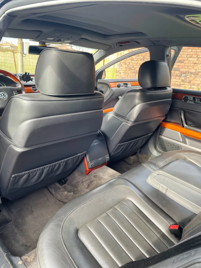 VW Phaeton 4.2 V8 | Газ/бензин | Обслужена, снимка 11 - Автомобили и джипове - 52708412