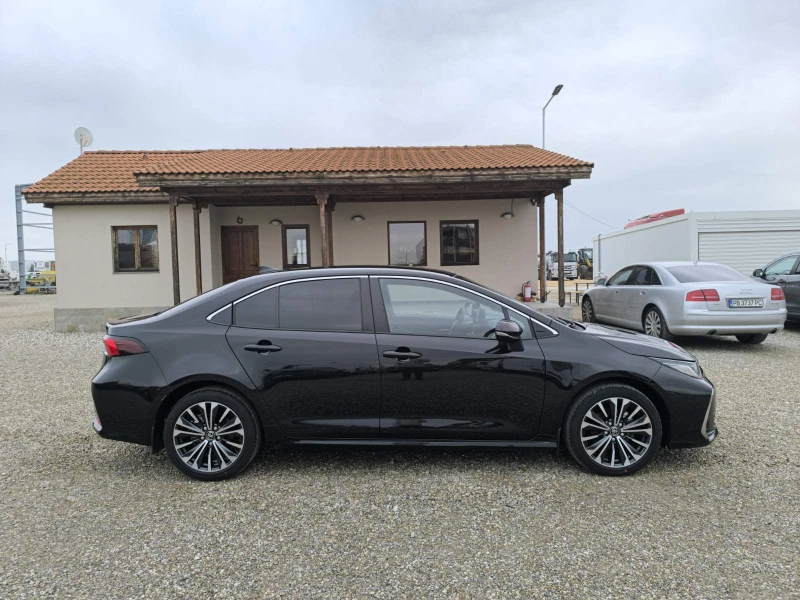 Toyota Corolla 1.8 HYBRID, снимка 8 - Автомобили и джипове - 52873376