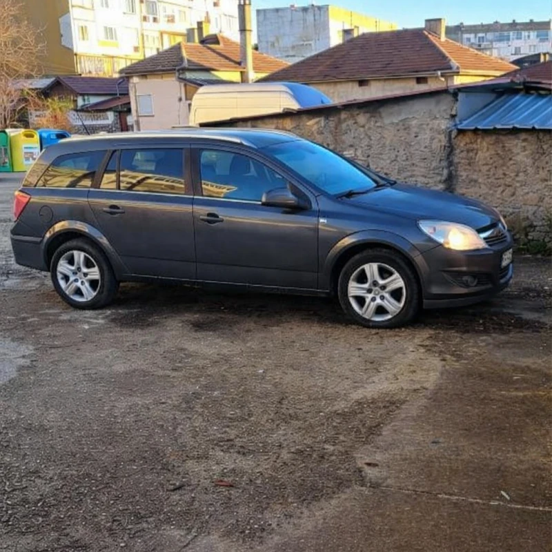Opel Astra 1.7 CDTI, снимка 3 - Автомобили и джипове - 53062908