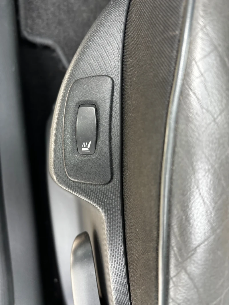 Renault Captur 1.5 DCi* FULL EXTRA* 134 000 KM* COC* KTEO, снимка 14 - Автомобили и джипове - 53344956