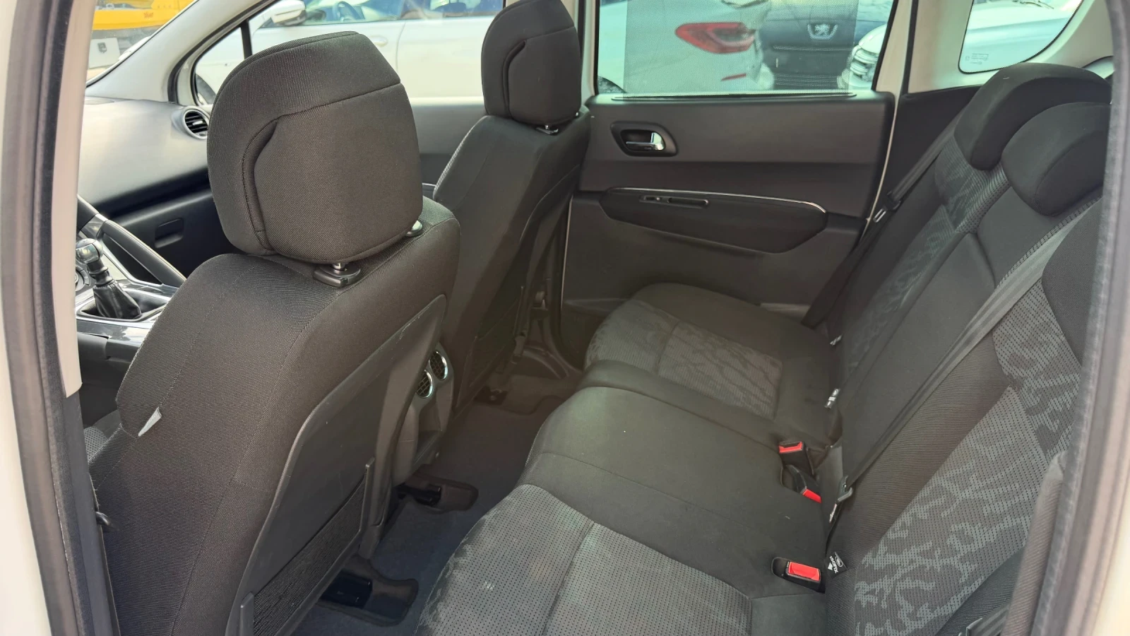 Peugeot 3008 1.6hdi * Head Up* Panorama* Navi* UNIKAT* , снимка 8 - Автомобили и джипове - 43666783