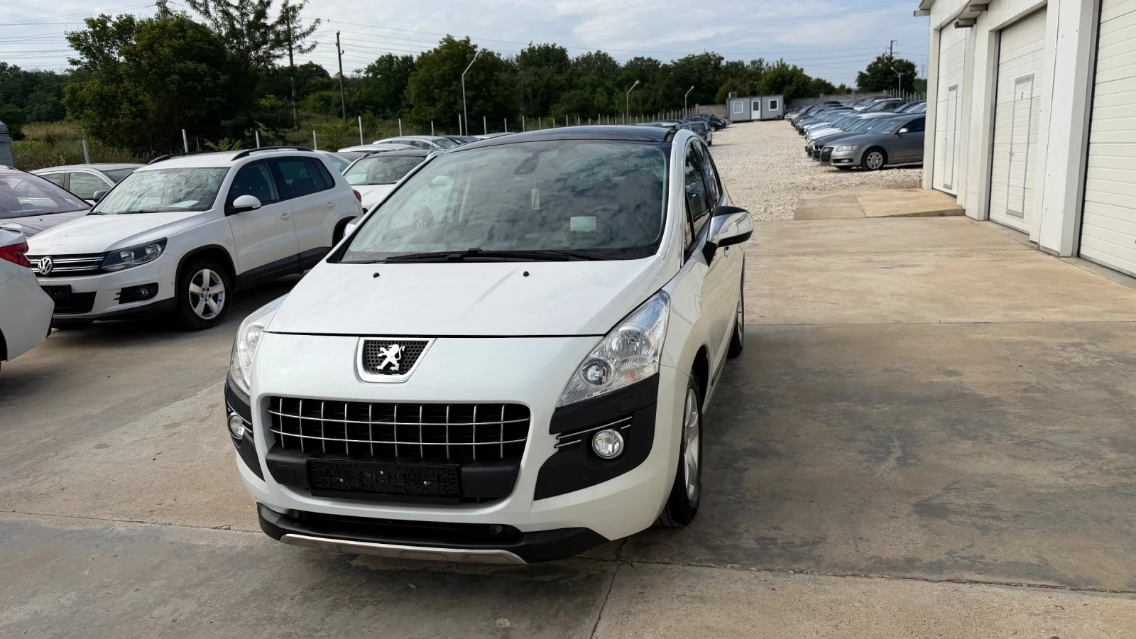 Peugeot 3008 1.6hdi * Head Up* Panorama* Navi* UNIKAT* 
