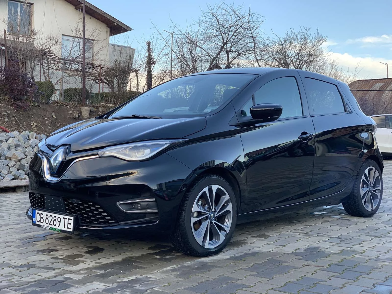 Renault Zoe TOP CLASS Z.E.50 Intens R135 CCS ONE EDITION BOSE - изображение 2