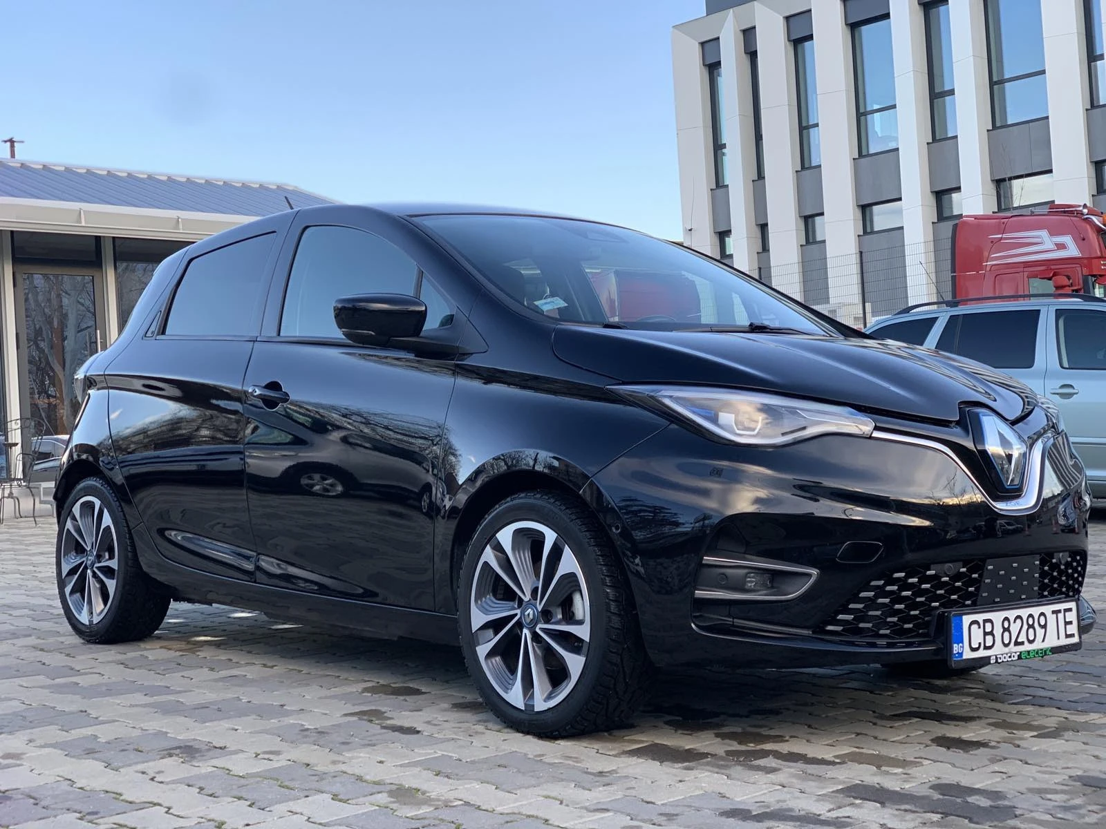 Renault Zoe TOP CLASS Z.E.50 Intens R135 CCS ONE EDITION BOSE - изображение 4