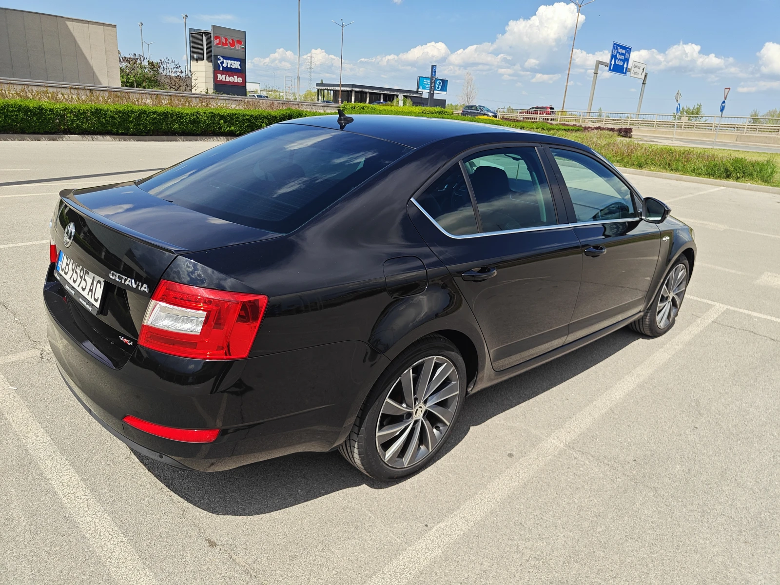 Skoda Octavia L&K 2.0 TDI 4x4 - изображение 4