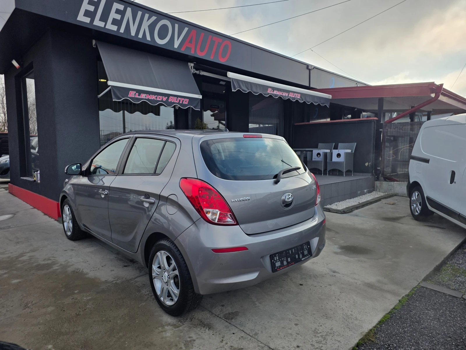 Hyundai I20 1.4i-100к.с- EURO 5b-АВТОМАТИК-ШВЕЙЦАРИЯ - изображение 6