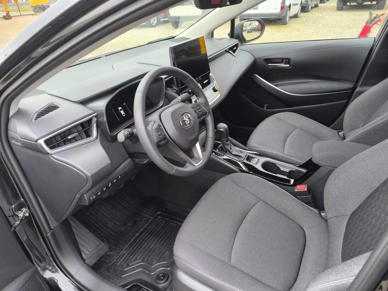 Toyota Corolla 1.8 HYBRID - изображение 9