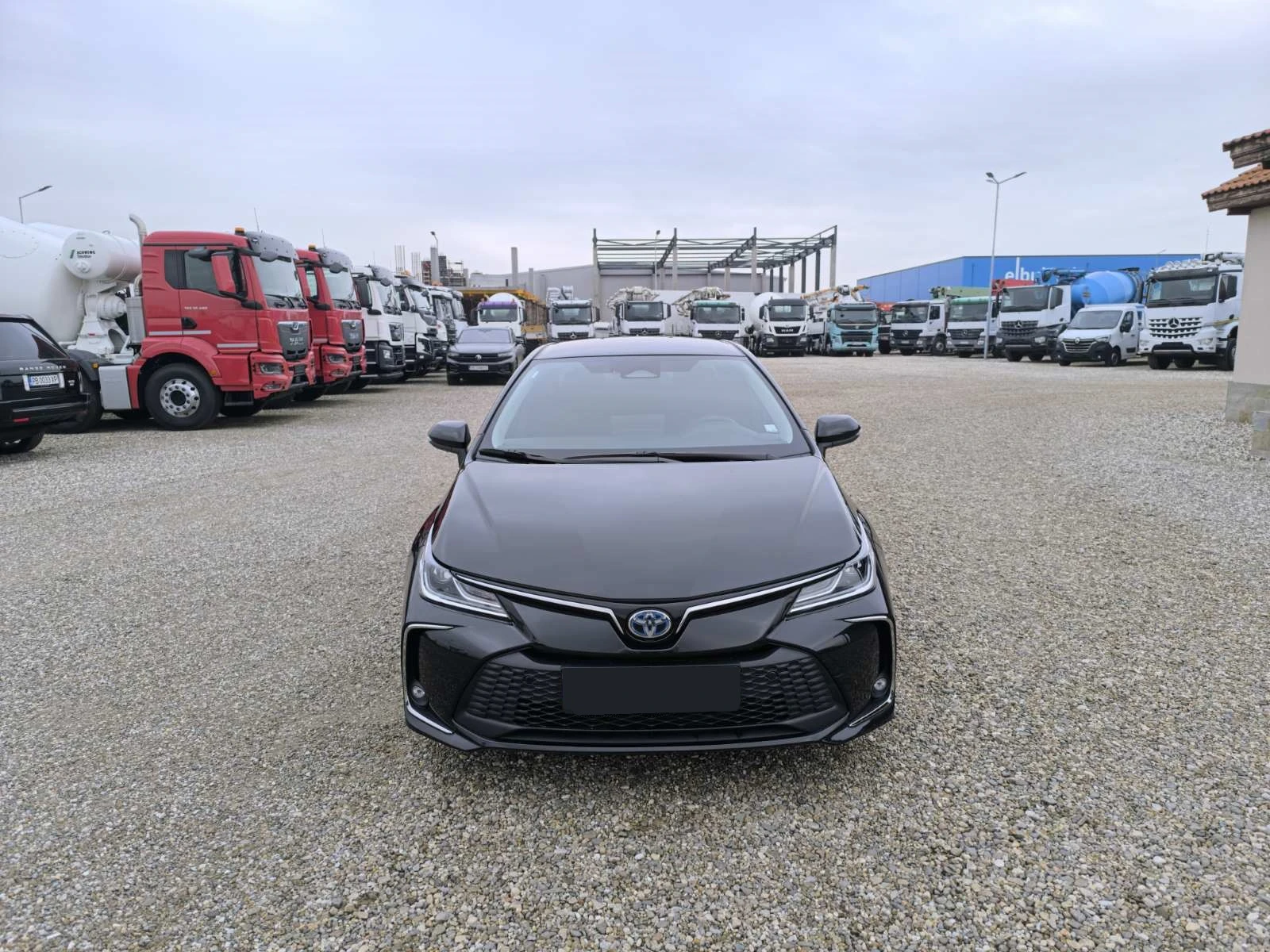 Toyota Corolla 1.8 HYBRID - изображение 2