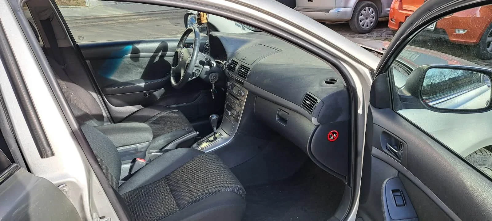 Toyota Avensis  - изображение 10