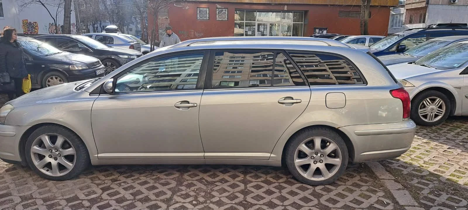 Toyota Avensis, снимка 11 - Автомобили и джипове - 54011436