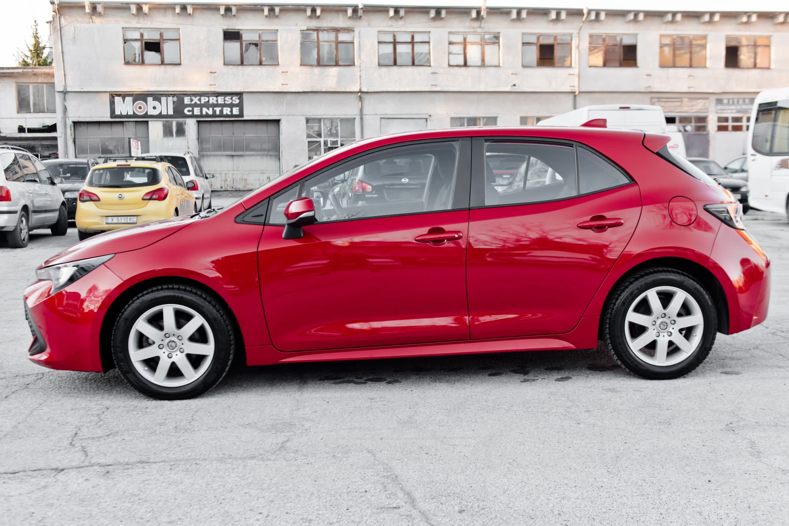 Toyota Corolla 1.2 D-4T-DRIVE MODE-DISTRONIC-LINE ASSIST-50ХИЛ.КМ - изображение 4