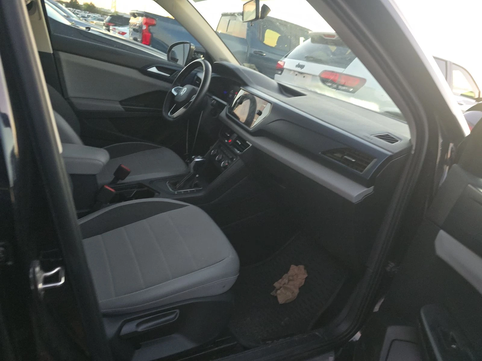 VW Taos SE, снимка 12 - Автомобили и джипове - 53826324