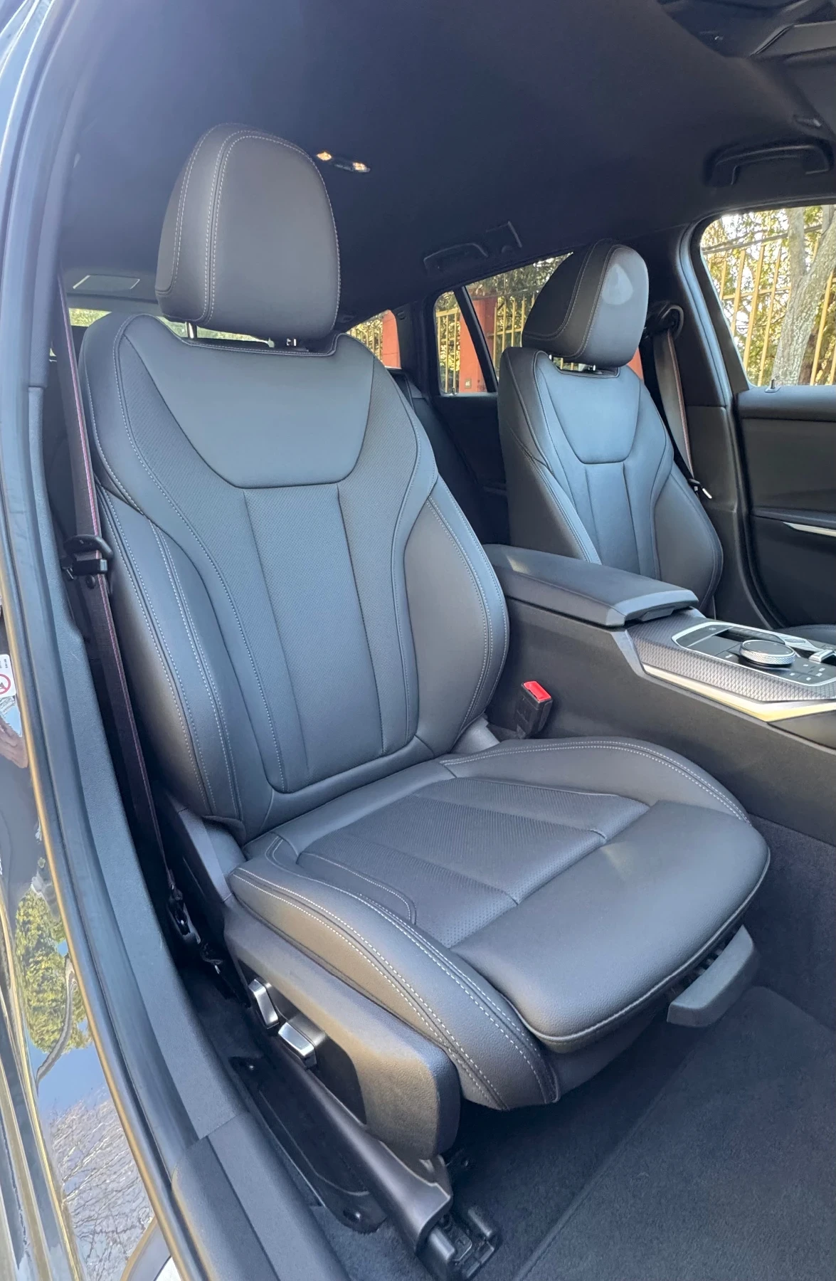 BMW 330 xDrive/KEYLESS/HEADUP/360CAM/LASER, снимка 11 - Автомобили и джипове - 53848841