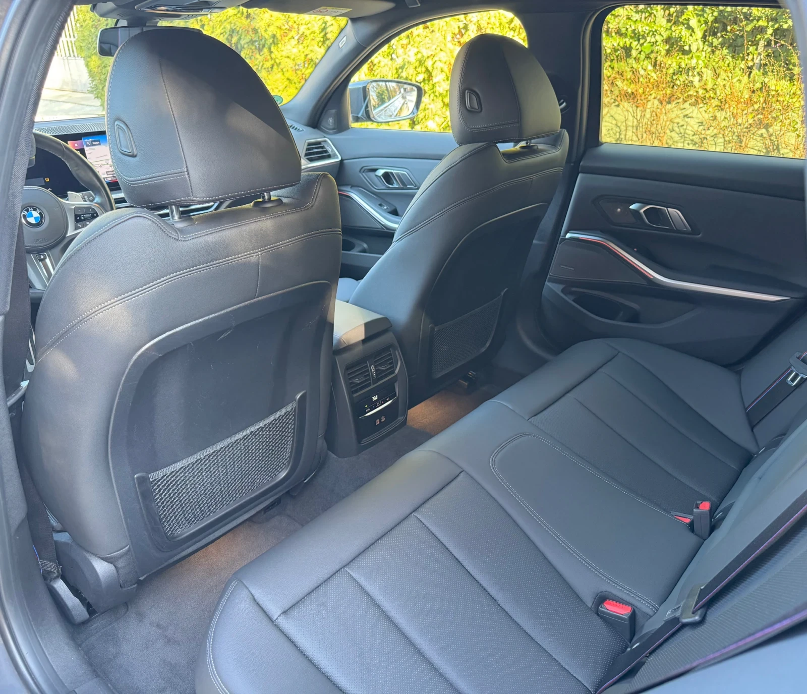 BMW 330 xDrive/KEYLESS/HEADUP/360CAM/LASER, снимка 8 - Автомобили и джипове - 53848841