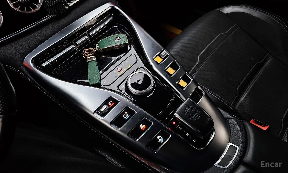 Mercedes-Benz AMG GT 43 4MATIC+ * BURMESTER* HEAD-UP* 360 КАМЕРИ* ОБДУХ, снимка 15 - Автомобили и джипове - 53975941