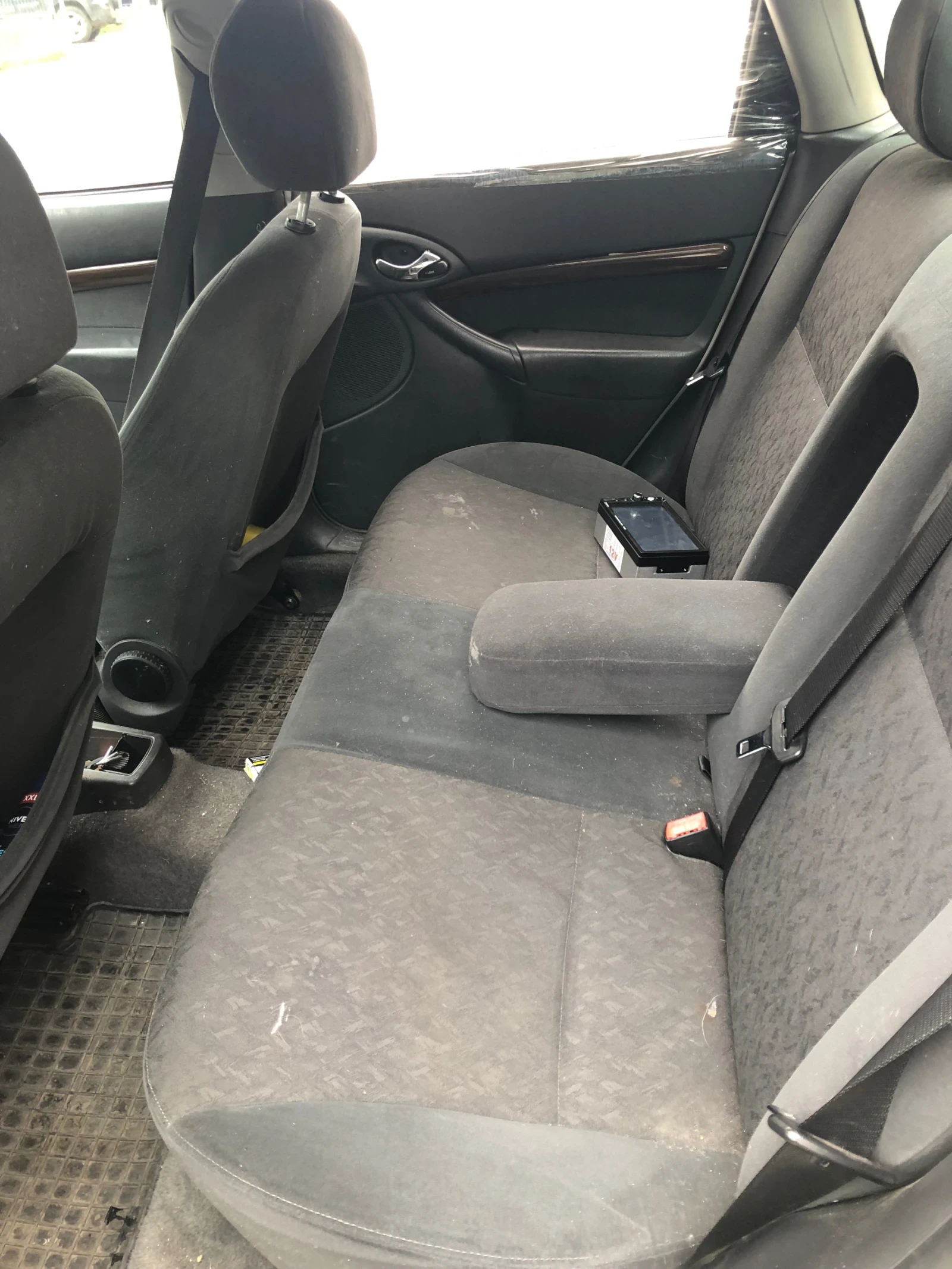 Ford Focus Седан, снимка 8 - Автомобили и джипове - 54032268