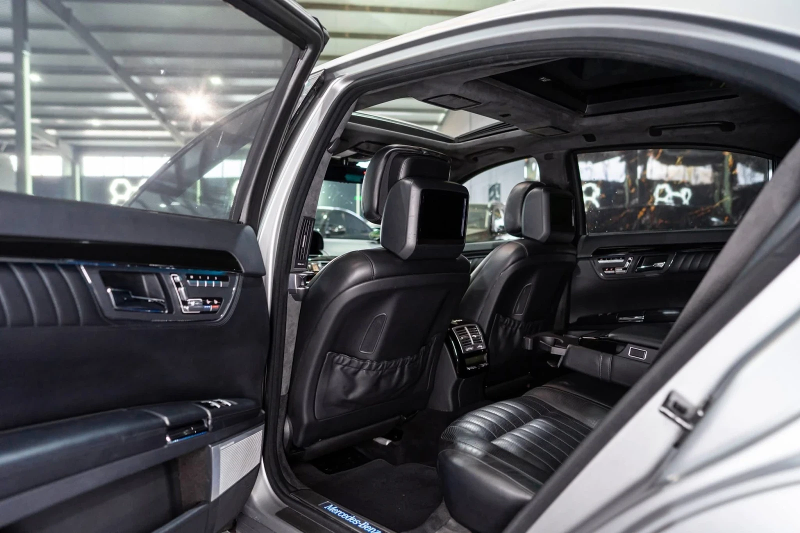 Mercedes-Benz S 550 4MATIC LONG FACELIFT ПАНО B&O 3XTV ЛИЗИНГ 100%, снимка 15 - Автомобили и джипове - 54204016