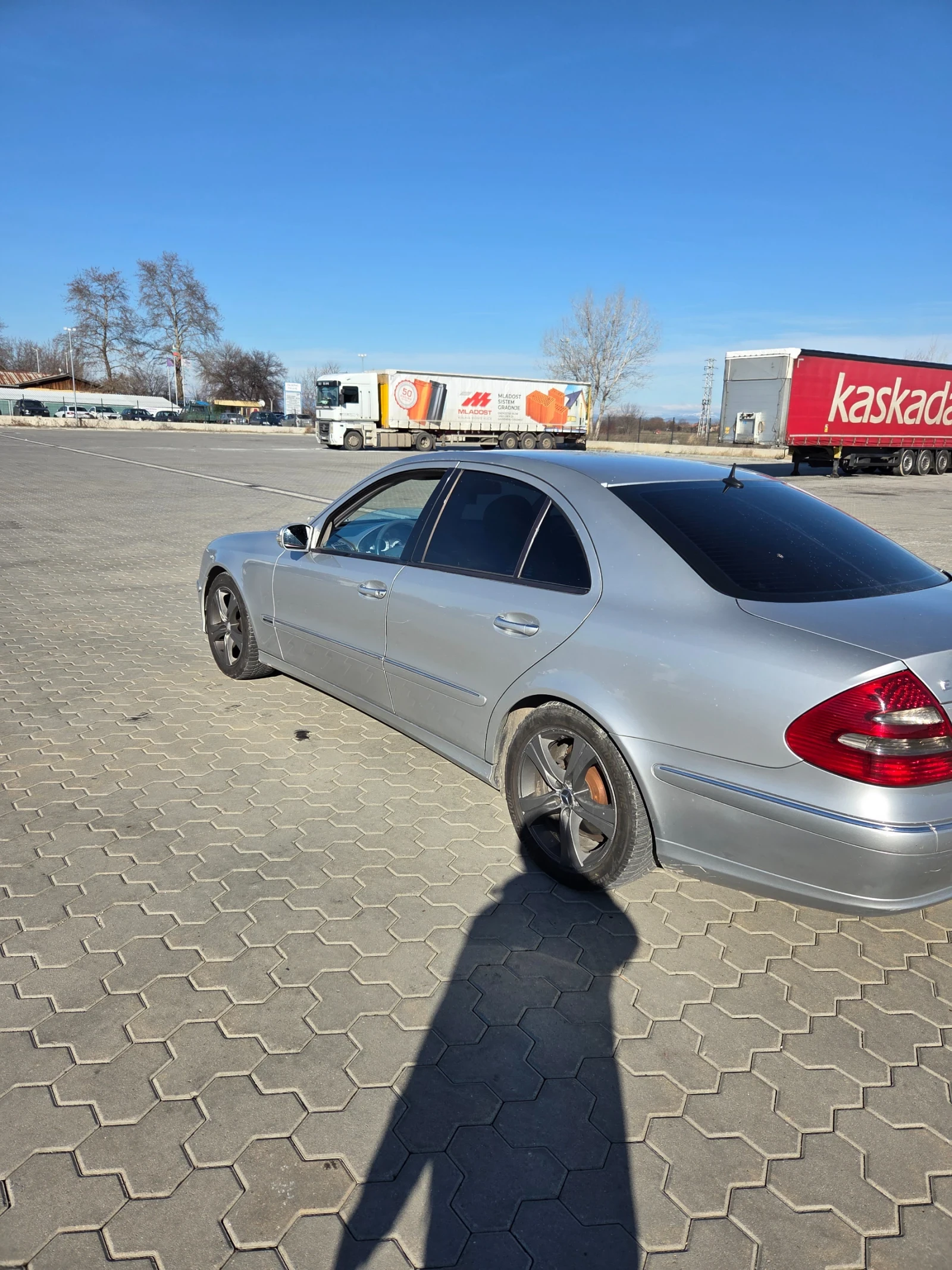 Mercedes-Benz E 270, снимка 6 - Автомобили и джипове - 54222822