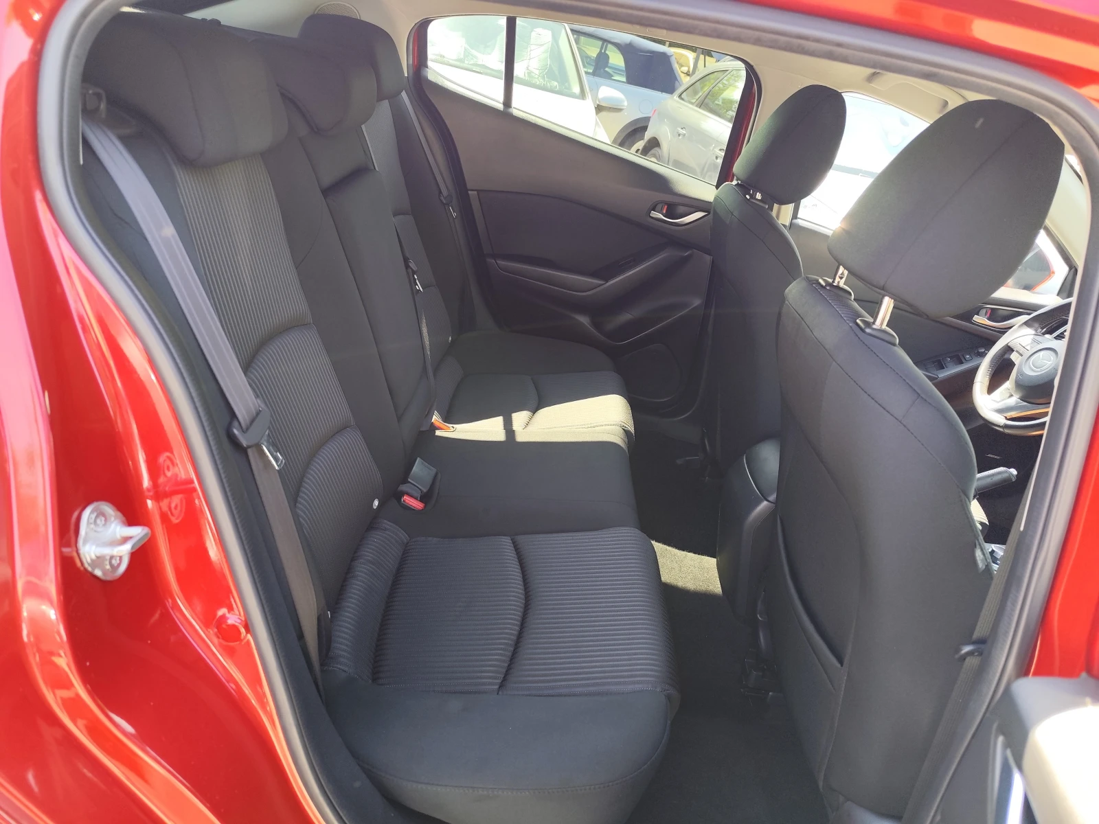 Mazda 3 2.2D SKYACTIV* LED* NAVI* KAMEPA* EURO6B* , снимка 12 - Автомобили и джипове - 54763498