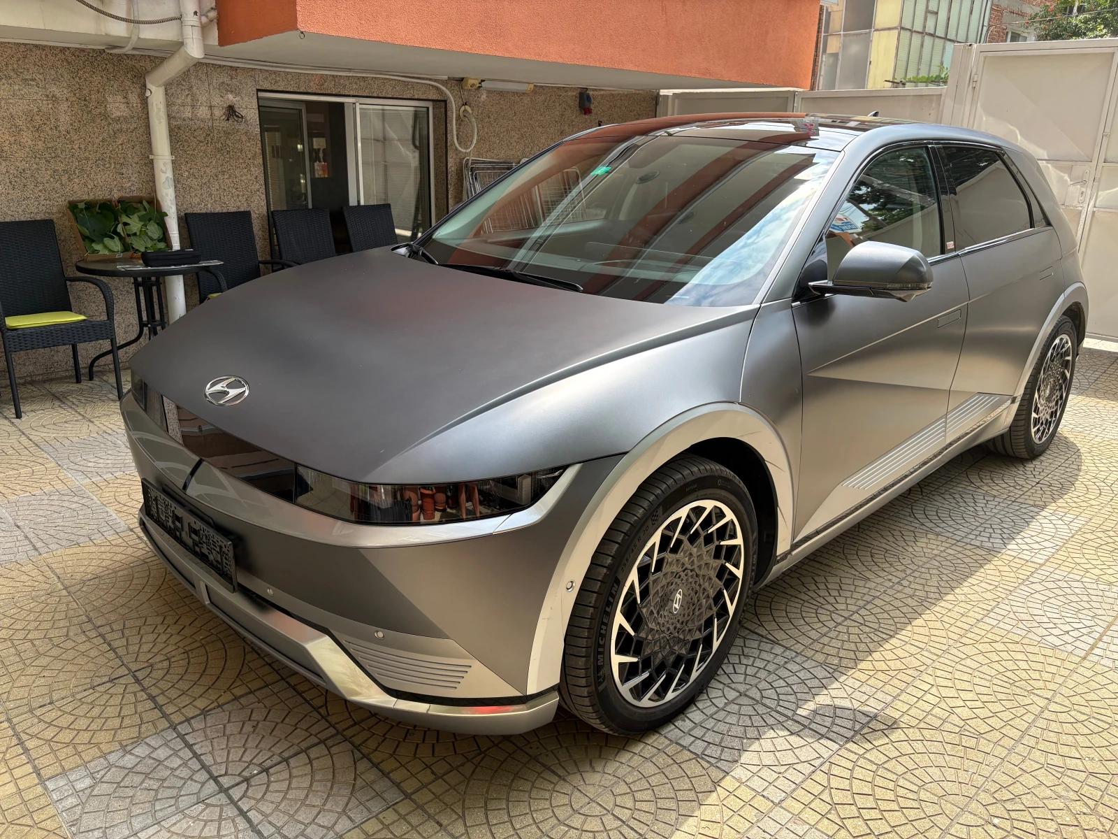Hyundai Ioniq 5  77.4KW* 325H.P AWD ГАРАНЦИЯ, снимка 3 - Автомобили и джипове - 55026759