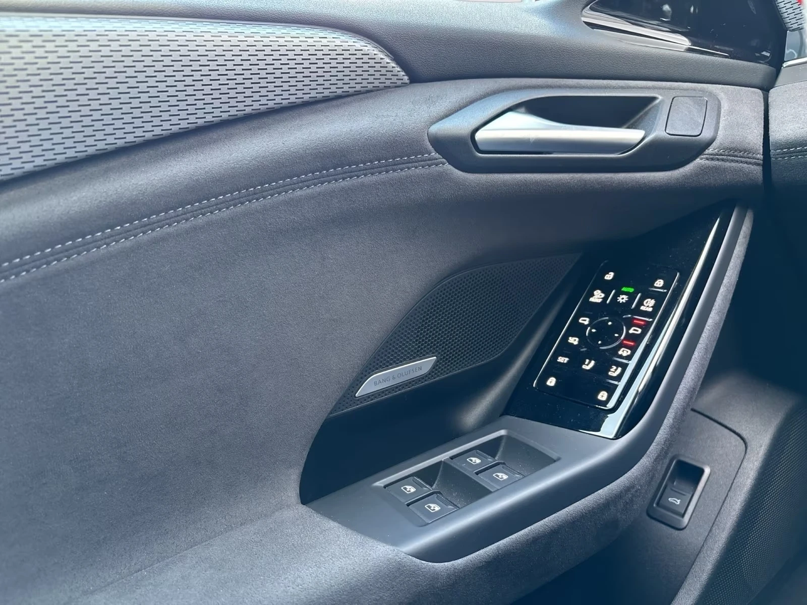 Audi S6 E-TRON SPORTBACK/ MMI DISPLAY/ HUD / B&O/360/ PANO, снимка 8 - Автомобили и джипове - 55239921