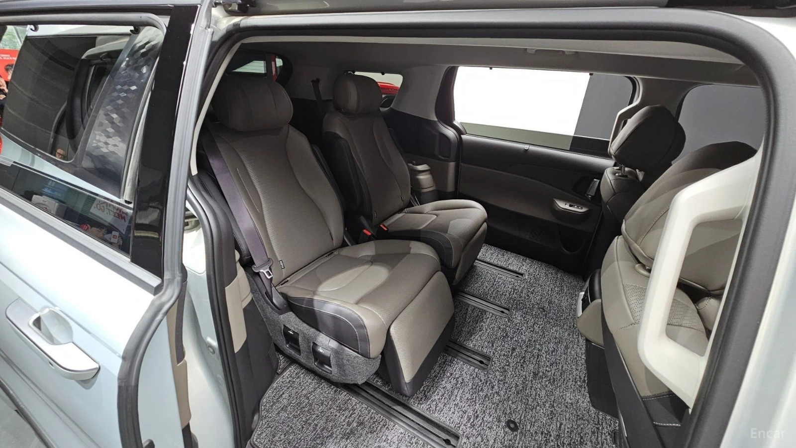 Kia Carnival Noblesse* ПОДГРЕВ* ОБДУХВАНЕ* ДИСТРОНИК* 360* , снимка 10 - Автомобили и джипове - 55513045