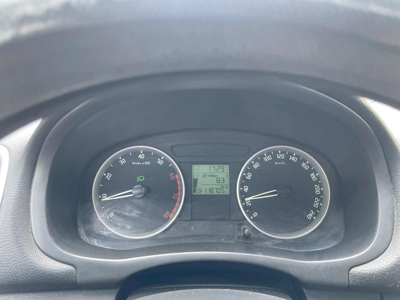 Skoda Fabia 1.2 MPI, снимка 12 - Автомобили и джипове - 55564686
